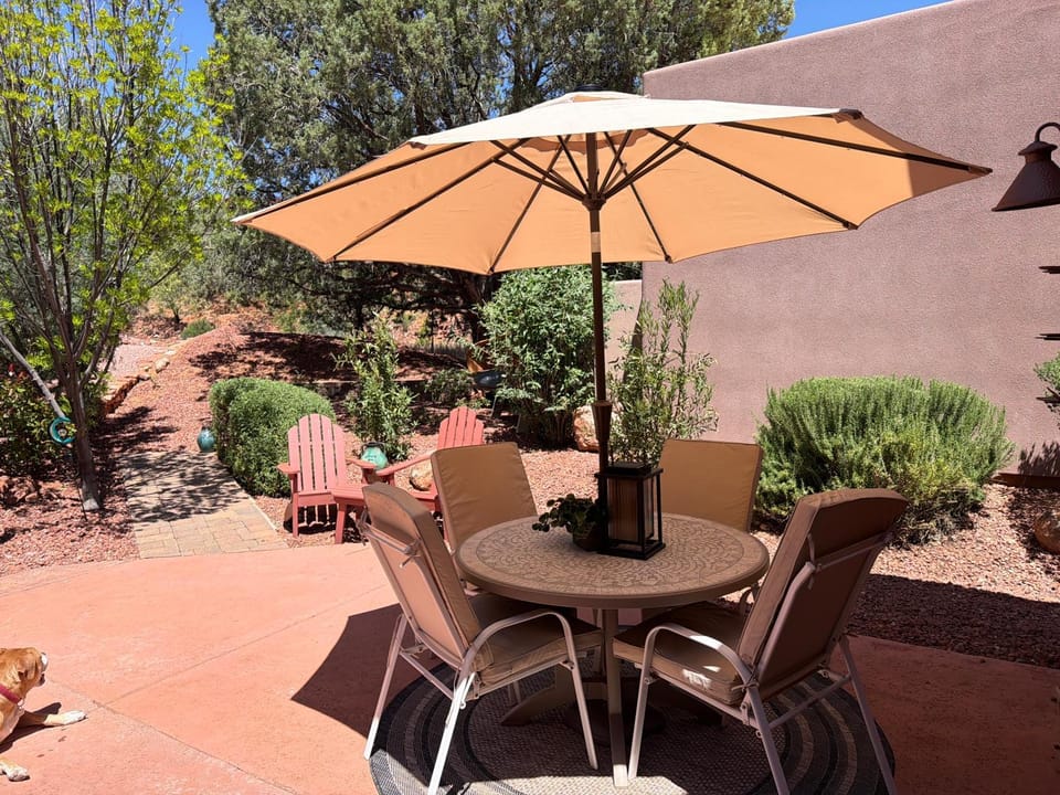 Patio, Garden, Seating area, Dining area