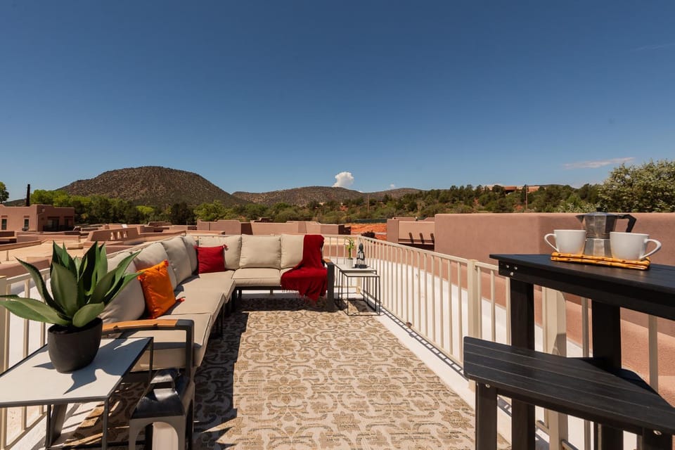 Balcony/Terrace, Seating area, Mountain view