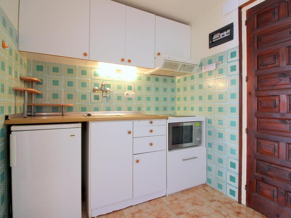Apartamento frente al mar con piscina en Santa Margarita, Roses - ES-228-178 Apartment in Roses