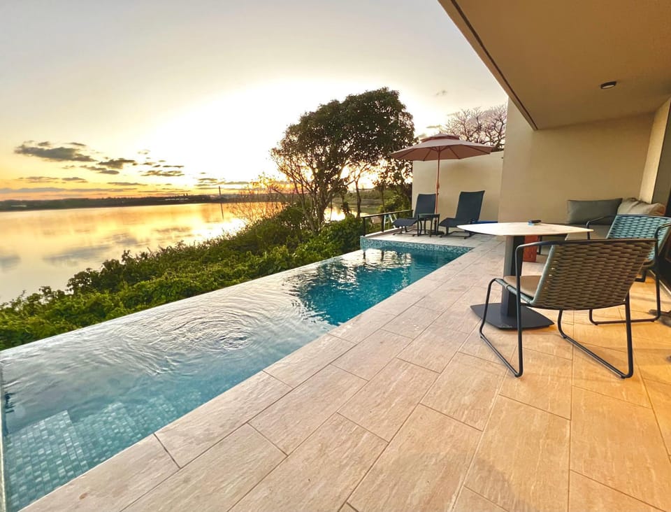 Property building, Natural landscape, View (from property/room), Balcony/Terrace, Pool view, Swimming pool, sunbed