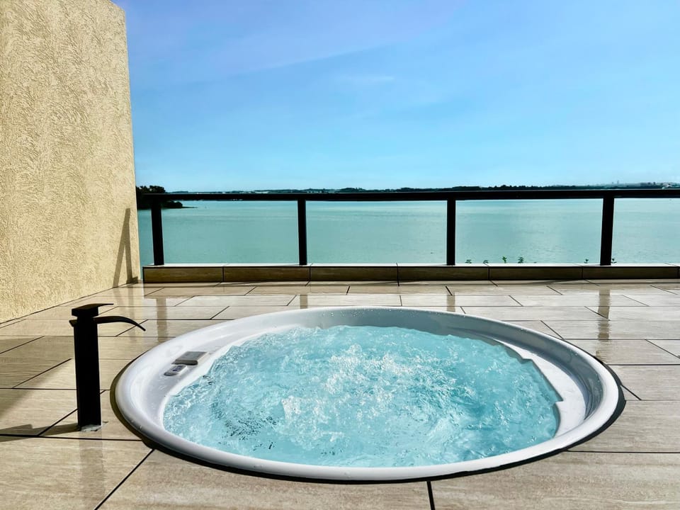 Open Air Bath, Open Air Bath