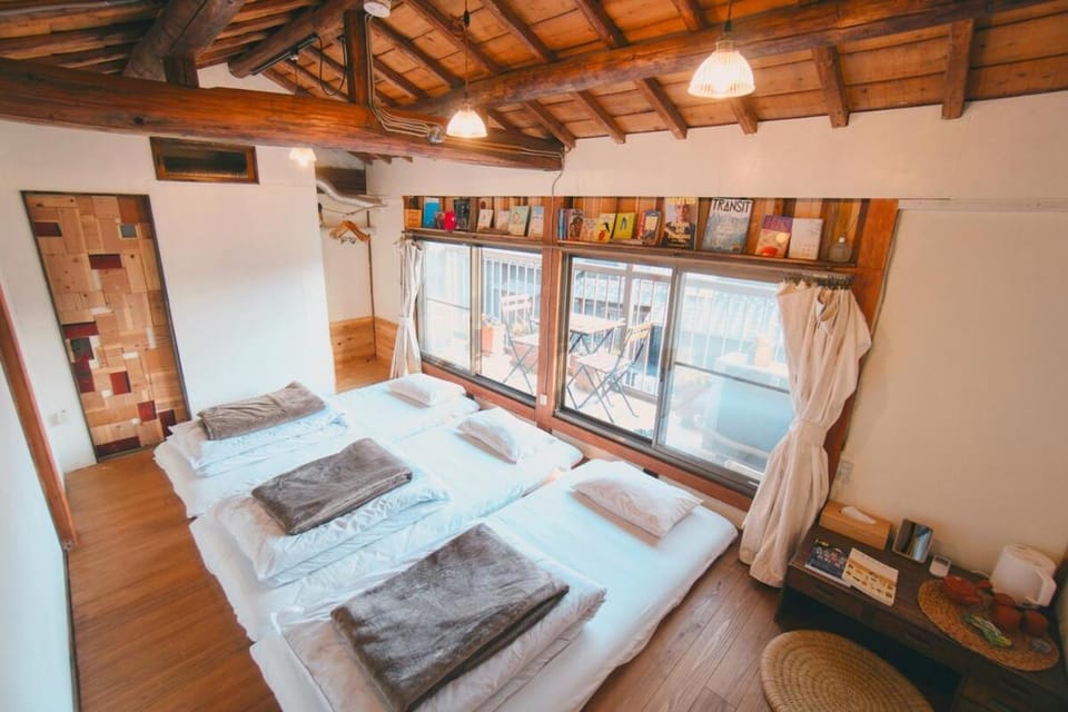 Bed, Photo of the whole room, Bedroom, towels, air conditioner