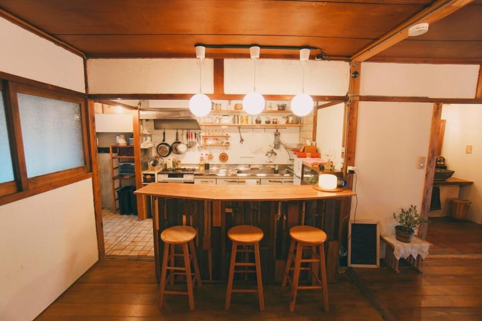 Coffee/tea facilities, Kitchen or kitchenette, Living room