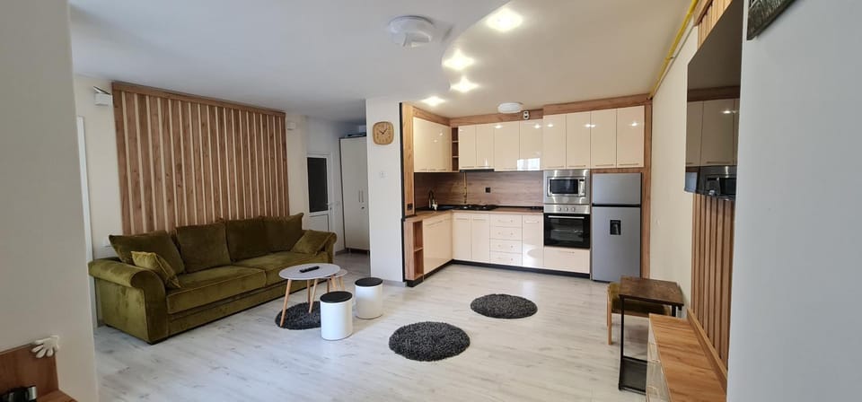Kitchen or kitchenette, Living room, Dining area, oven