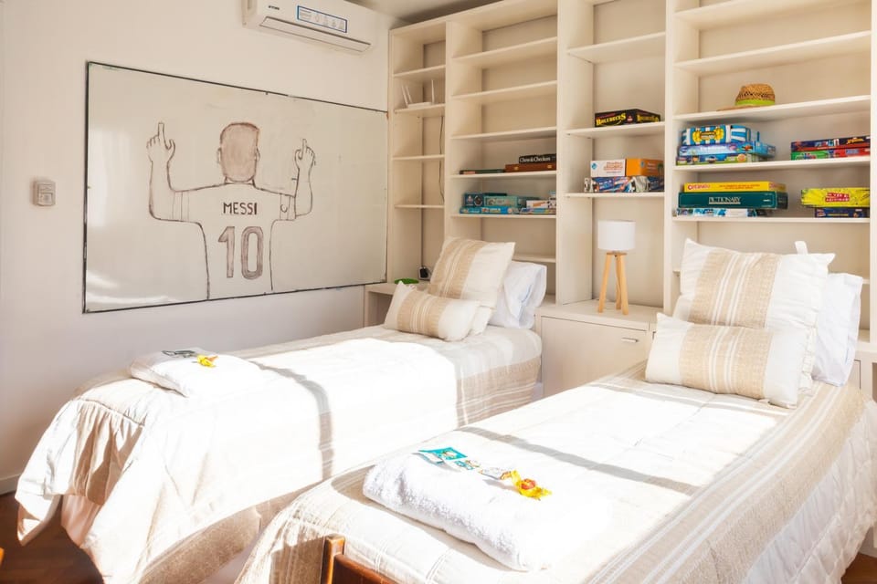 Bed, Photo of the whole room, Bedroom, towels, air conditioner