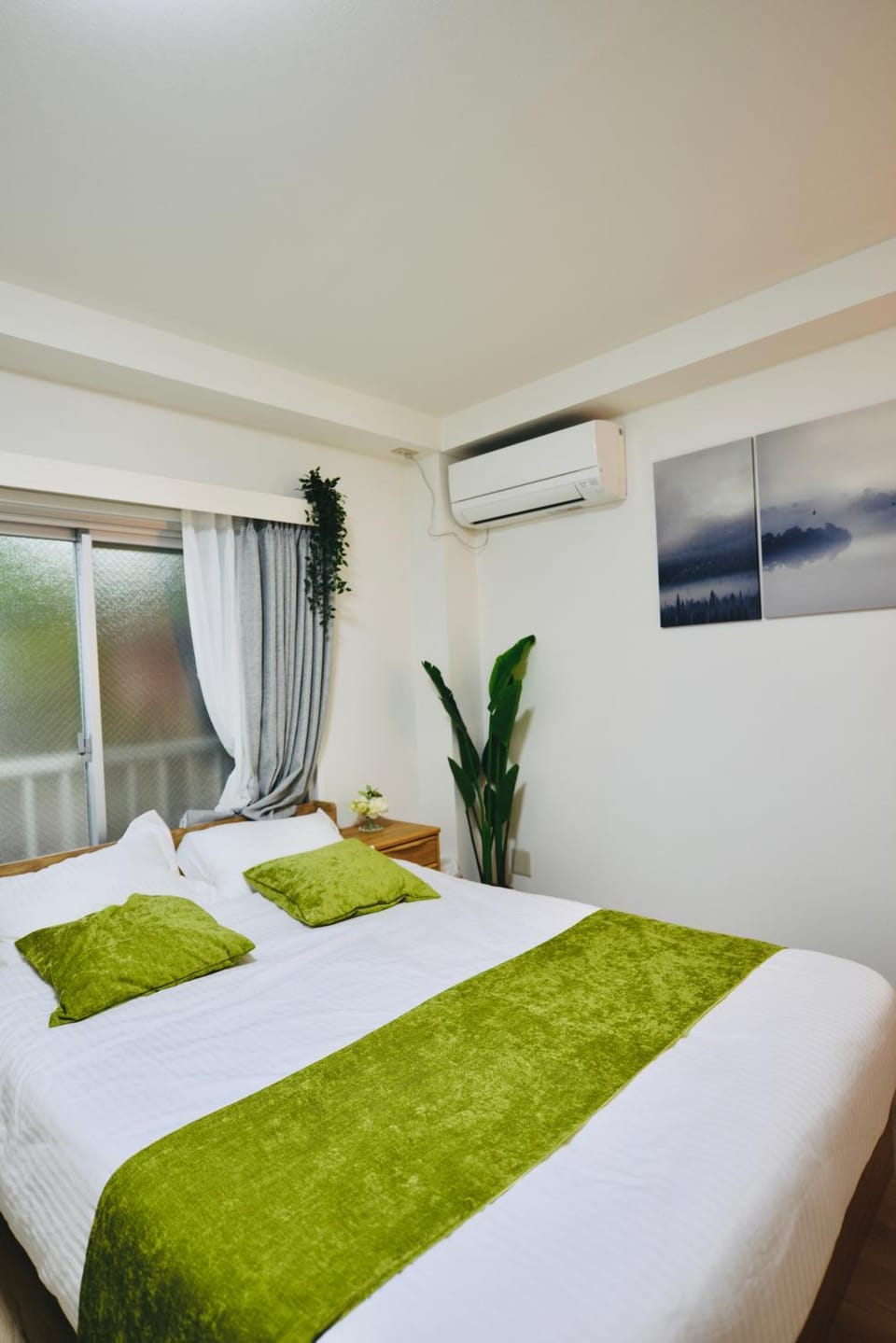 Bedroom, air conditioner