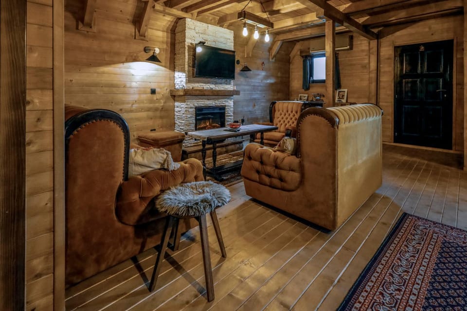 Communal lounge/ TV room, TV and multimedia, Kitchen or kitchenette, Living room, Seating area, Dining area