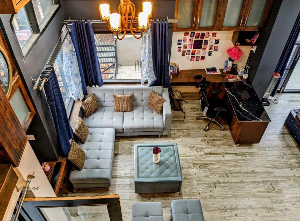 Living room, Seating area