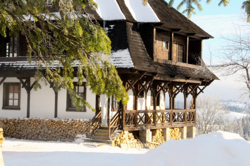 Facade/entrance, Winter, Balcony/Terrace
