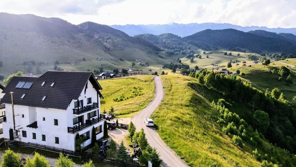 Property building, Spring, Day, Mountain view