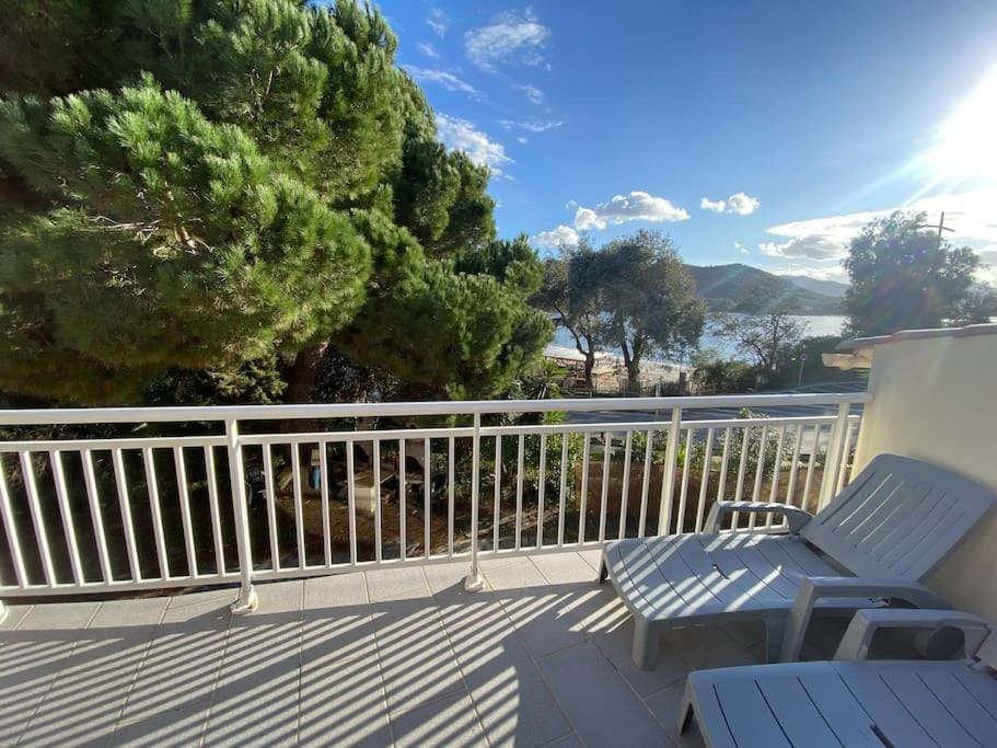 Aleatico, appartement T3 climatisé 50 m de la plage Apartment in Corsica