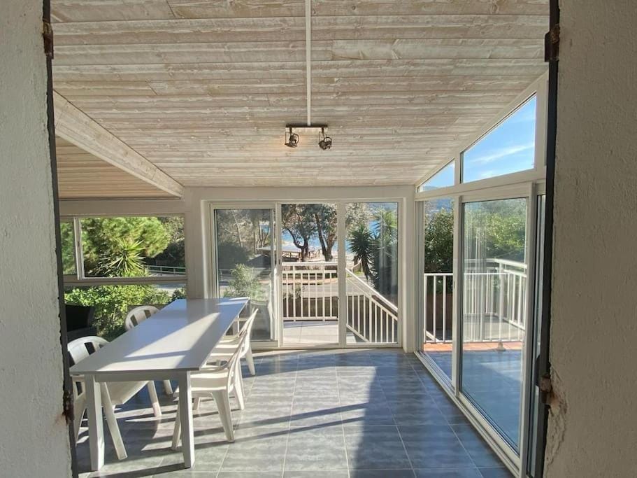 Aleatico, appartement T3 climatisé 50 m de la plage Apartment in Corsica