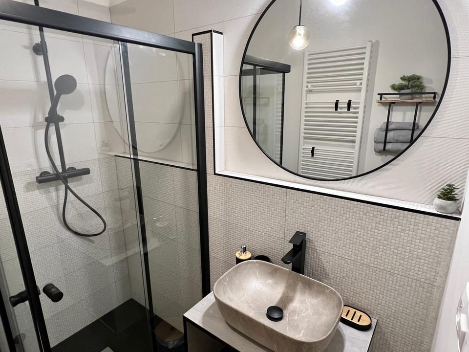 Shower, Bathroom