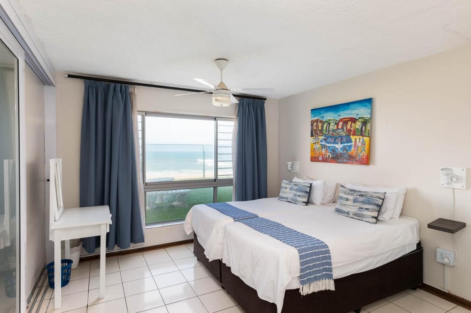 Bed, Bedroom, Sea view