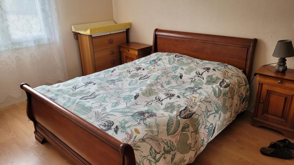 Bed, Bedroom
