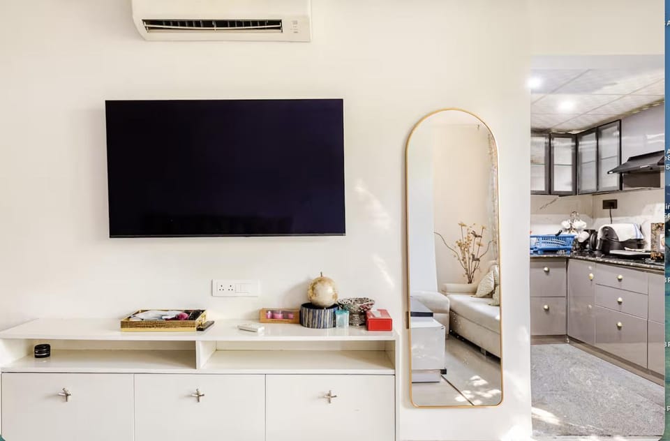 TV and multimedia, Kitchen or kitchenette, minibar, oven, stove, toaster, air conditioner