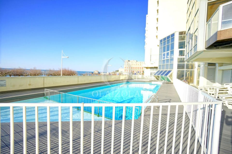 On site, Swimming pool