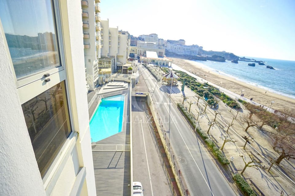 On site, Swimming pool