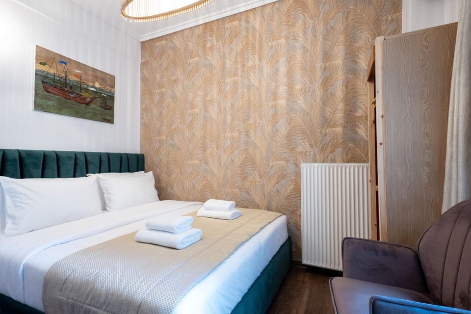 Bed, internet, towels
