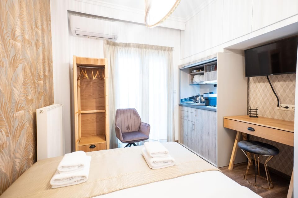 TV and multimedia, Kitchen or kitchenette, wardrobe