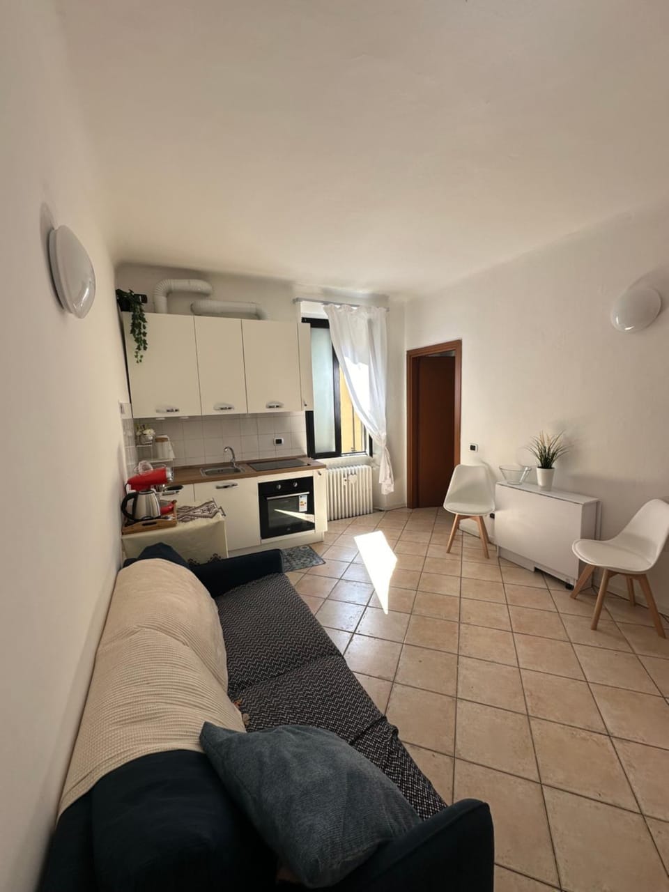 Kitchen or kitchenette, Living room, Seating area, pet friendly, stove