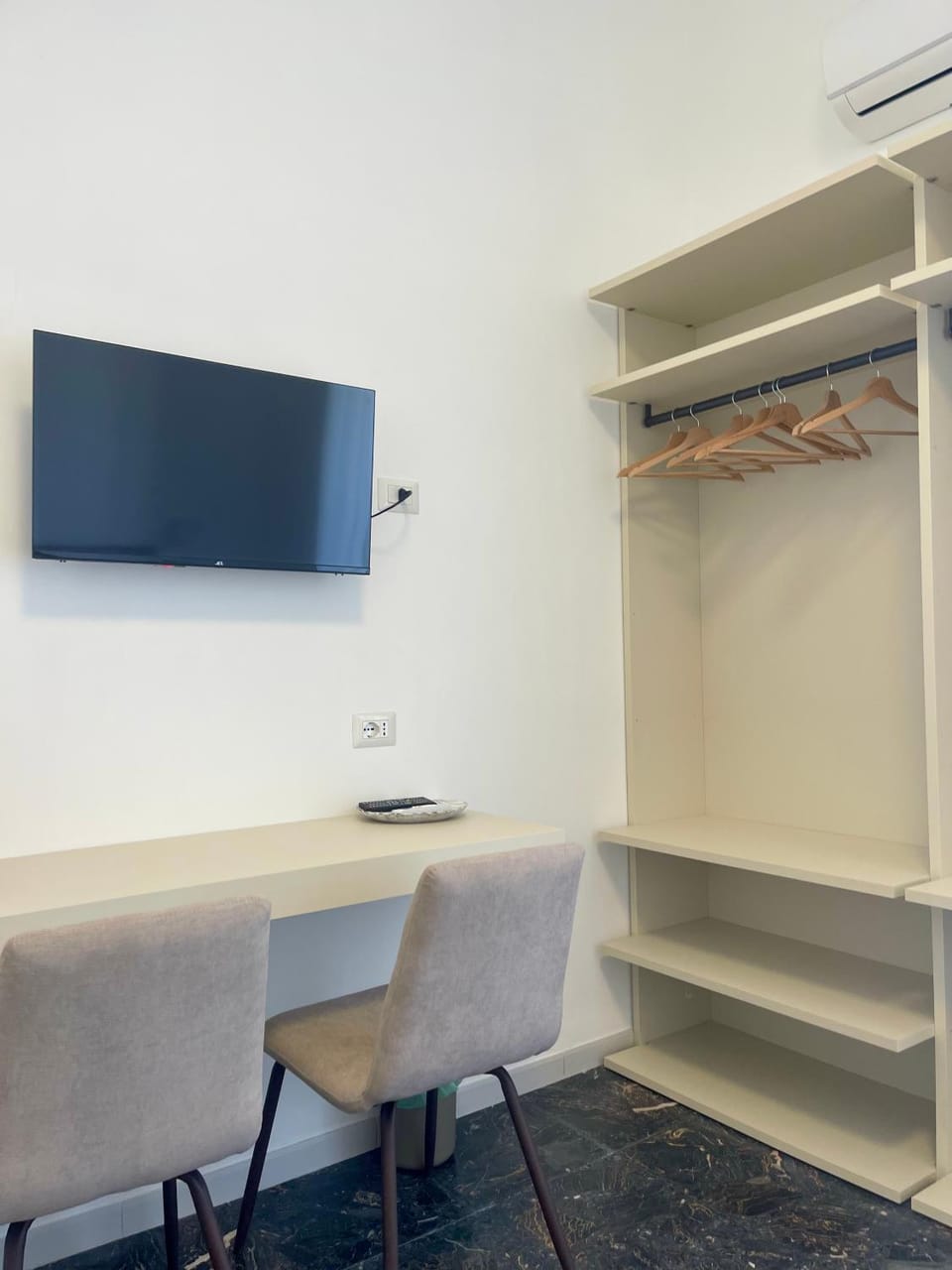 TV and multimedia, wardrobe, air conditioner