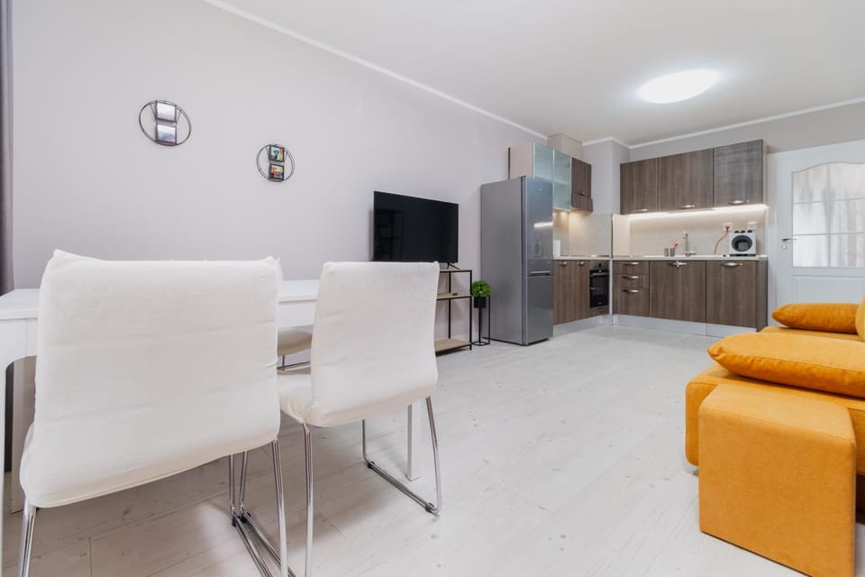 TV and multimedia, Kitchen or kitchenette, Living room, Seating area, Dining area, Evening entertainment, minibar