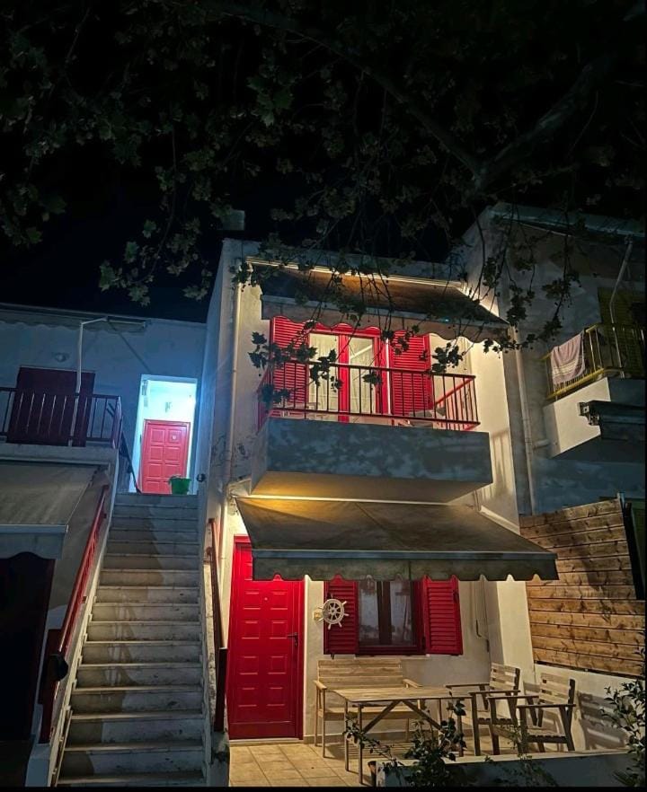 Property building, Night, Balcony/Terrace