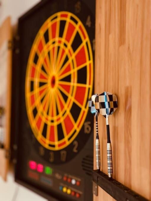 Darts, Game Room