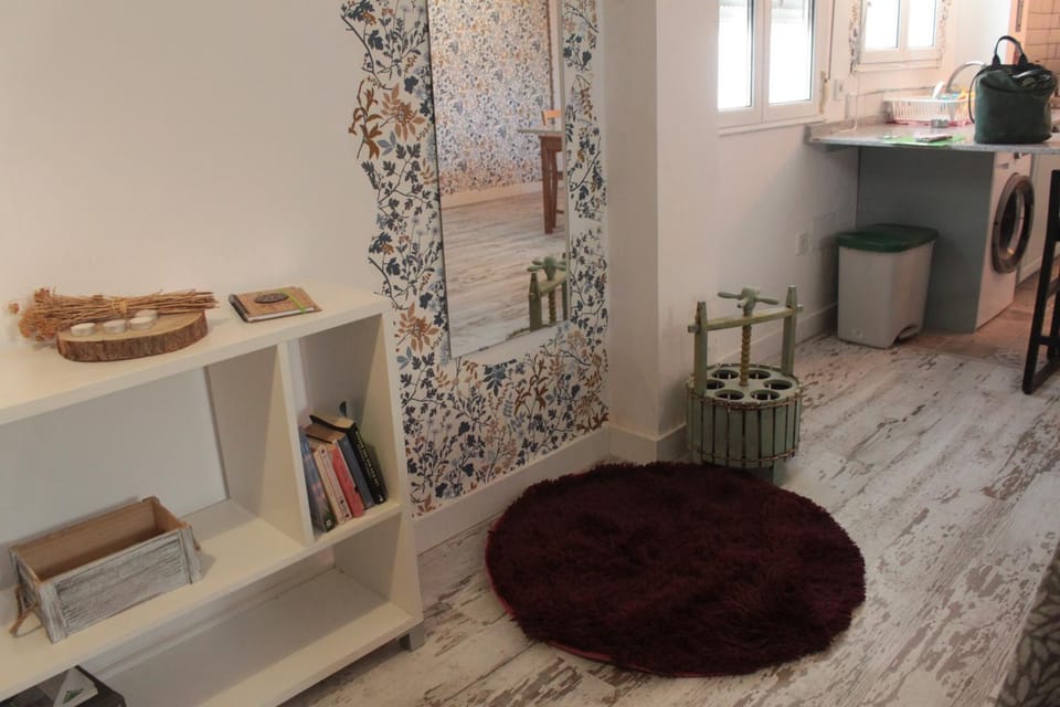 Facade/entrance, Kitchen or kitchenette, Lobby or reception, Decorative detail, Decorative detail, Dining area, Communal kitchen, stove, stove, kitchen, kitchen