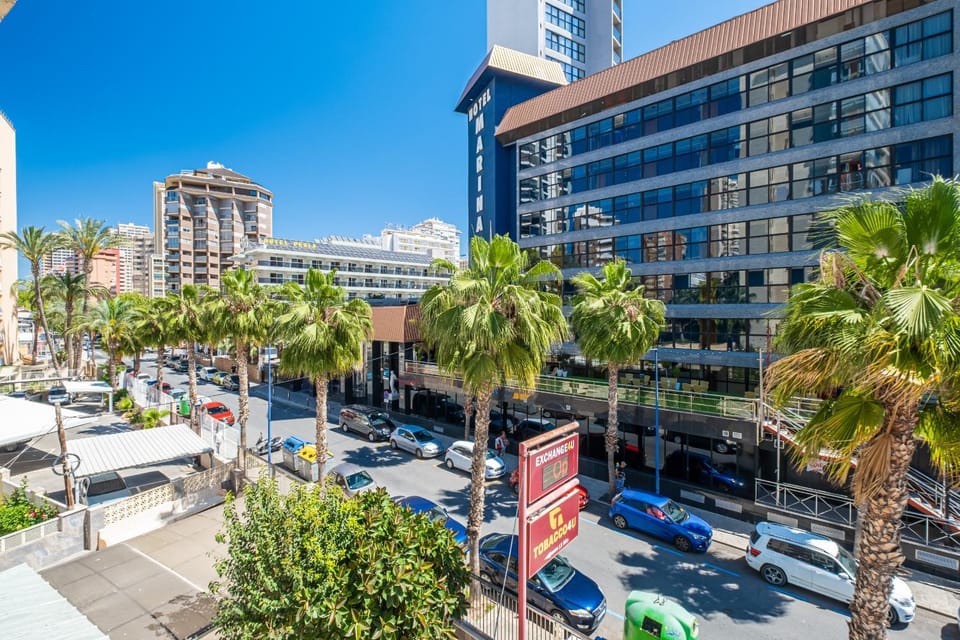 Day, Neighbourhood, City view, Street view, Location