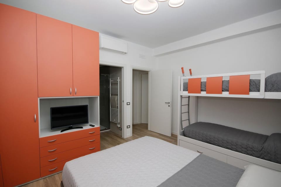 Photo of the whole room, wardrobe