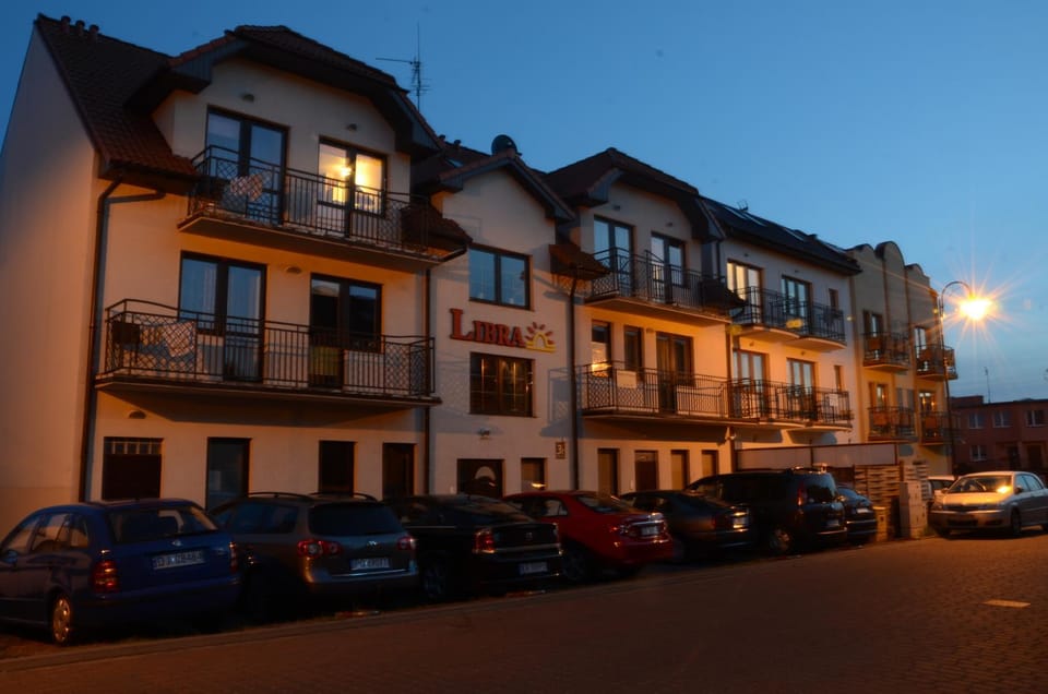 Property building, Night, Location