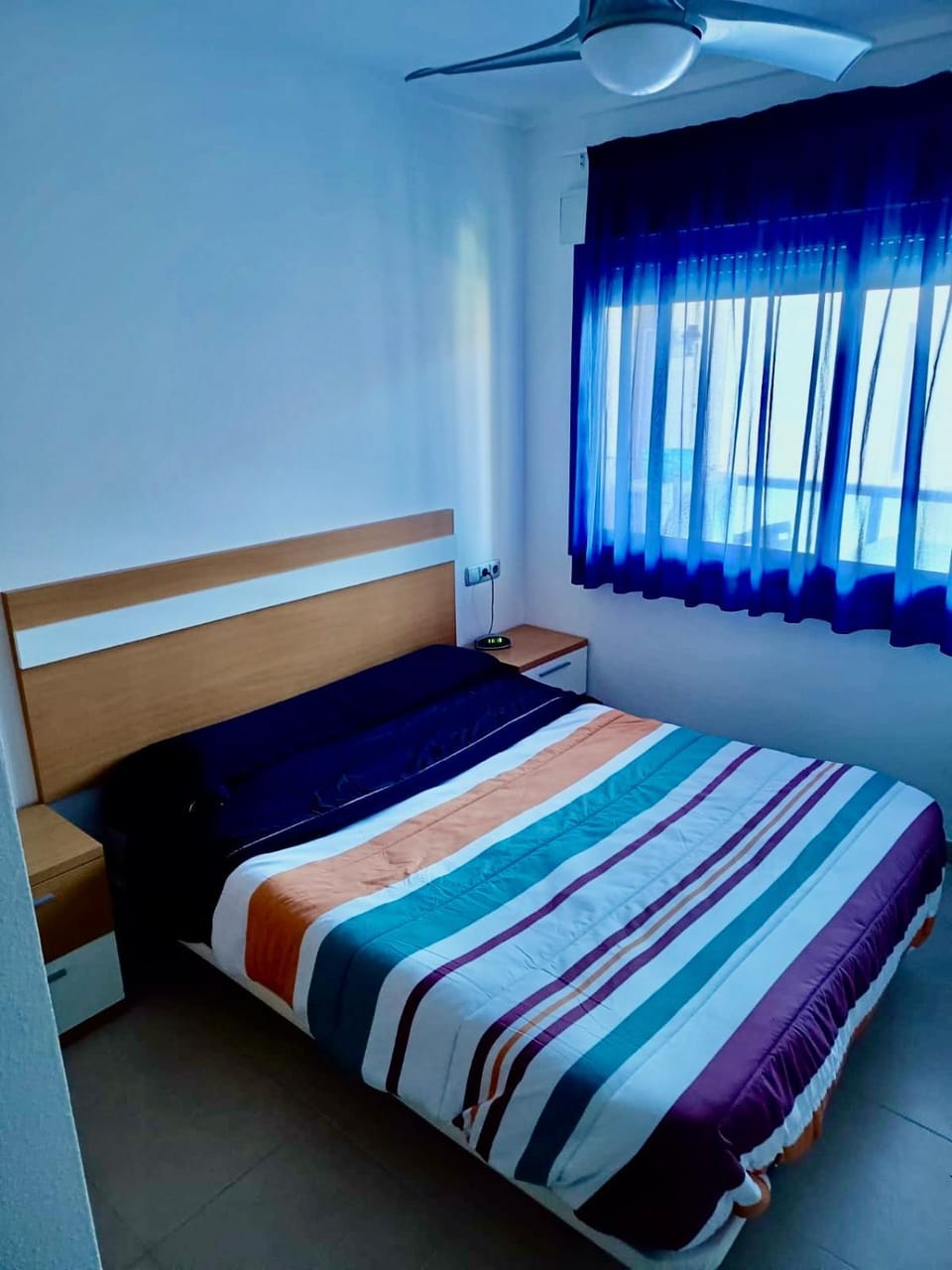 Bed, fireplace