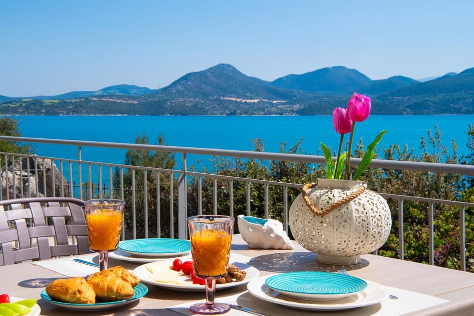 Day, Natural landscape, Balcony/Terrace, Dining area, Sea view