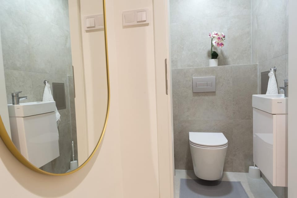 Toilet, Bathroom