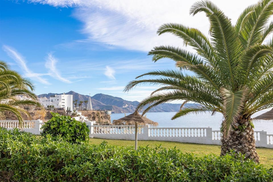 Las Palmeras B1 Apartamento Vacacional Apartment in Nerja