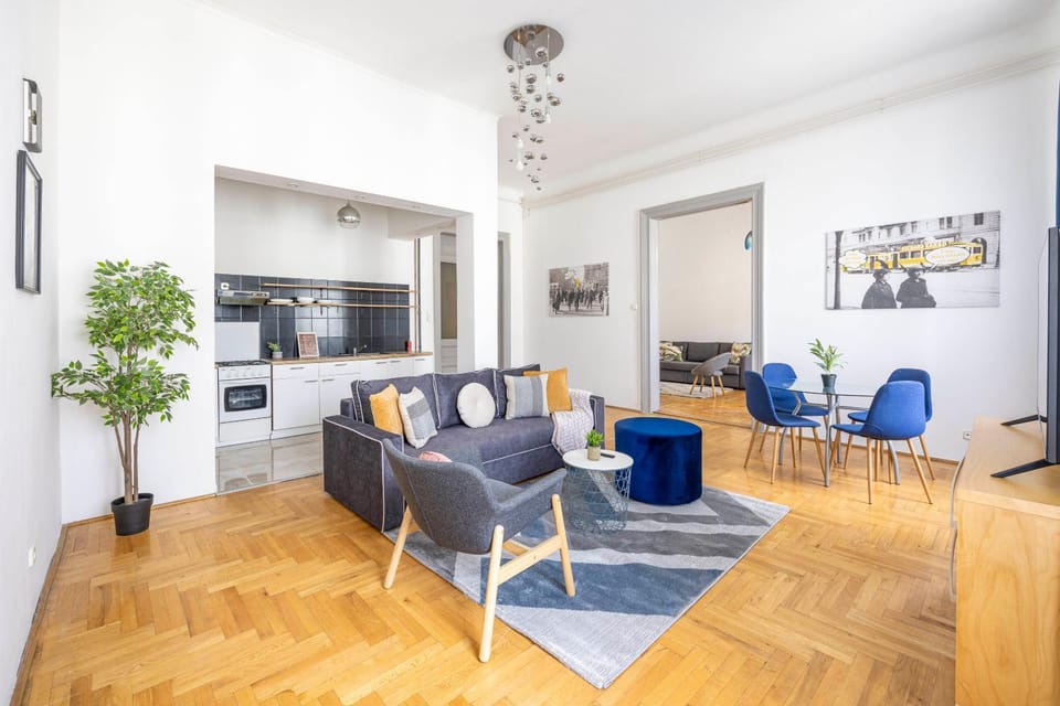 TV and multimedia, Kitchen or kitchenette, Living room, Seating area, Dining area, minibar, pet friendly, stove