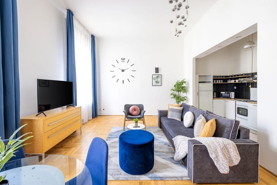 TV and multimedia, Kitchen or kitchenette, Living room, Seating area, minibar, pet friendly
