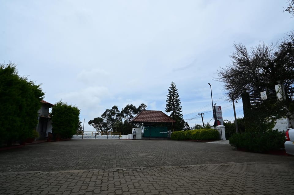 Property building, Day, Parking