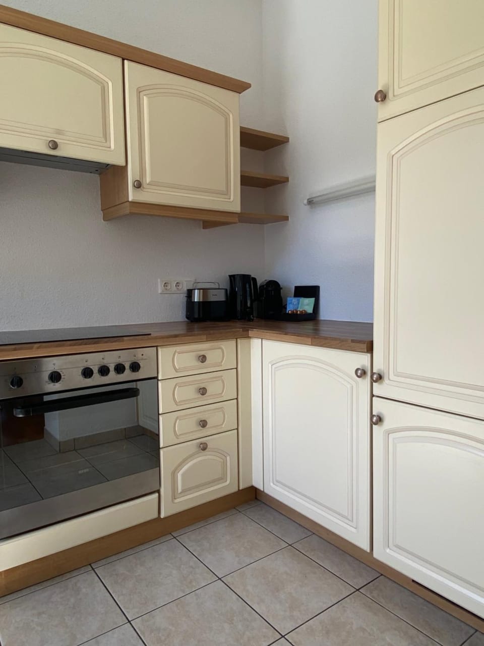 Kitchen or kitchenette, pet friendly, stove