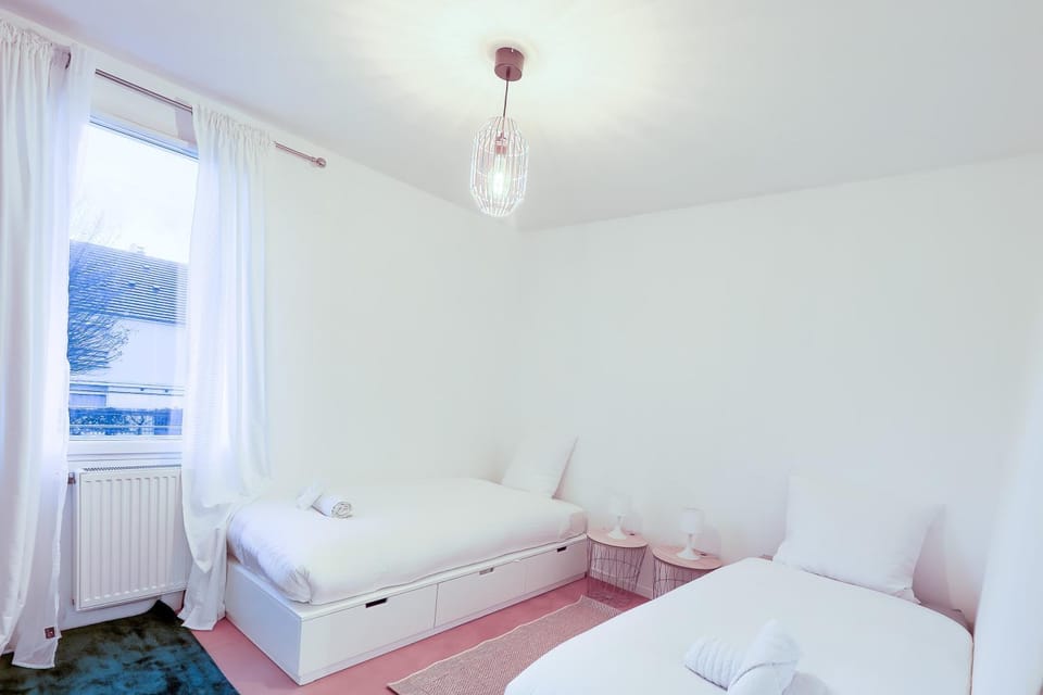 Bed, Photo of the whole room, Bedroom, internet, towels