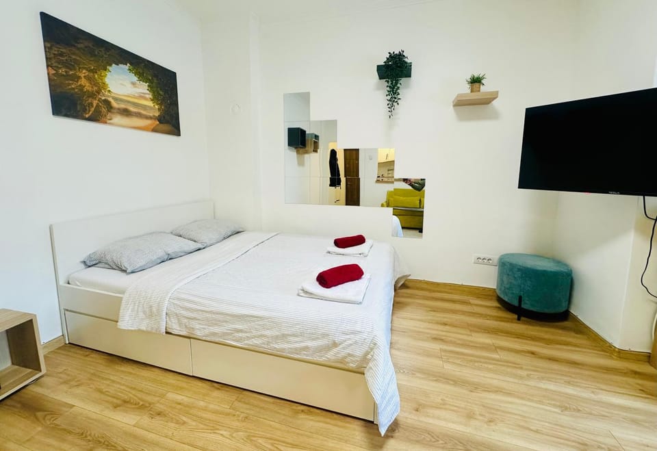 Bed, Living room, Bedroom