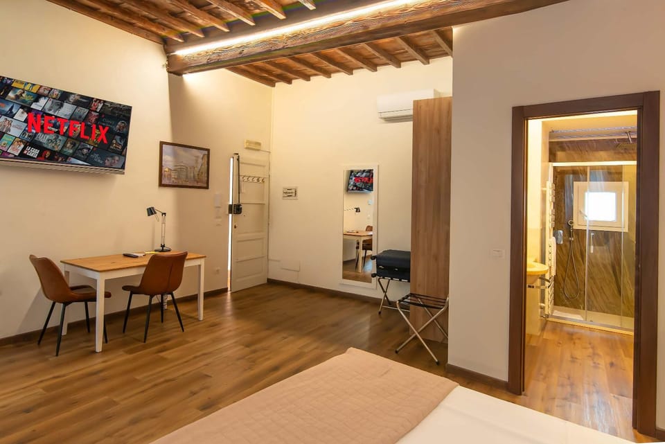 TV and multimedia, Photo of the whole room, Dining area