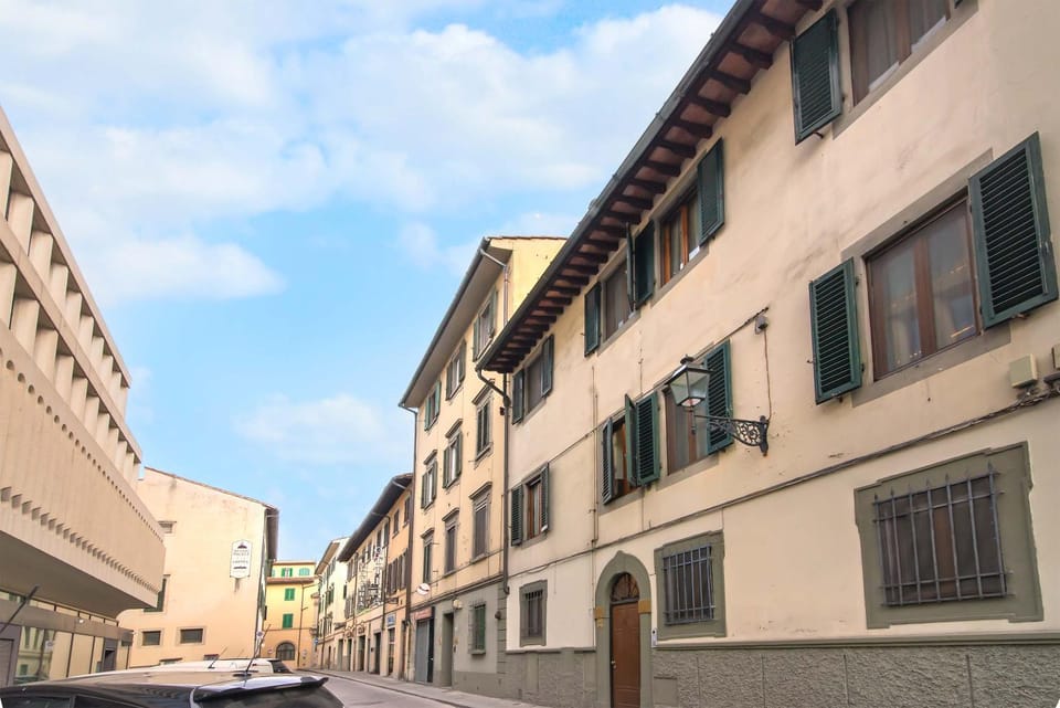 Property building, Neighbourhood