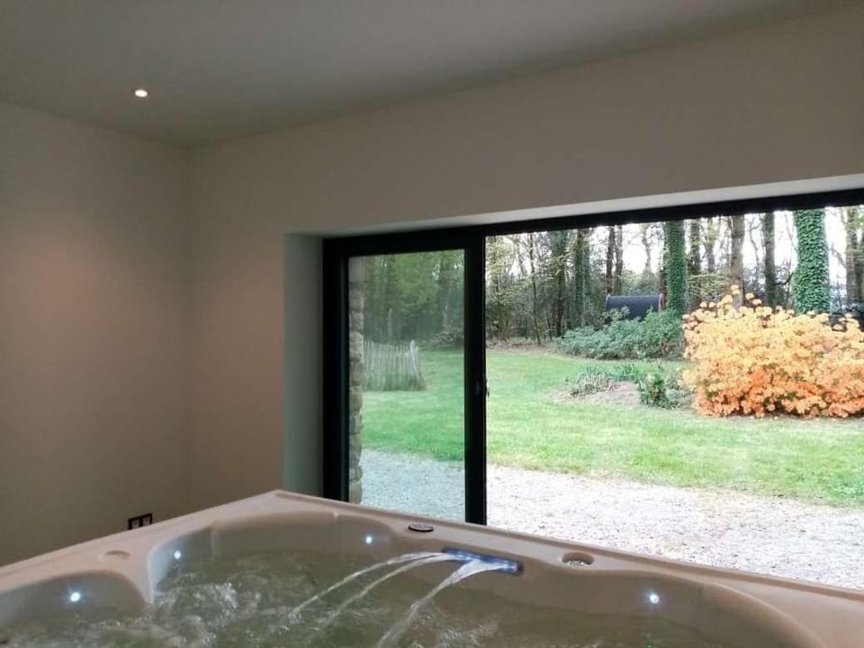 Natural landscape, Garden, Hot Tub, Massage, Spa and wellness centre/facilities, Garden view