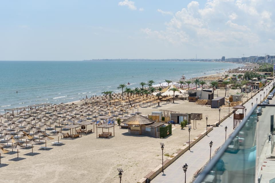 Natural landscape, Beach, Sea view, Location, sunbed