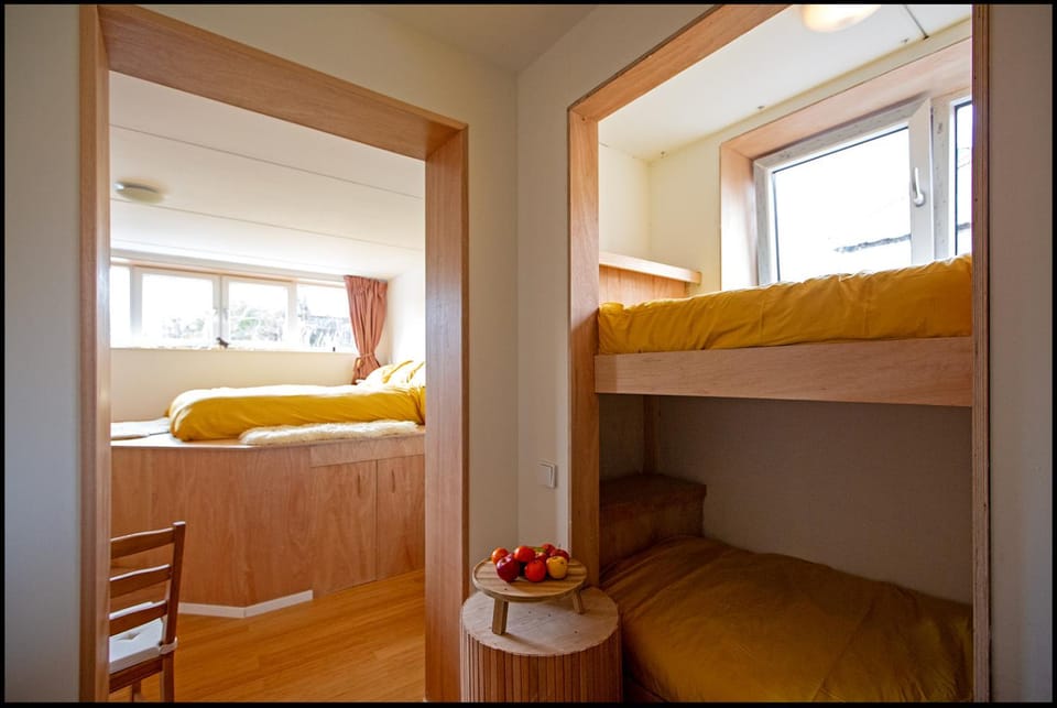Bedroom, bunk bed