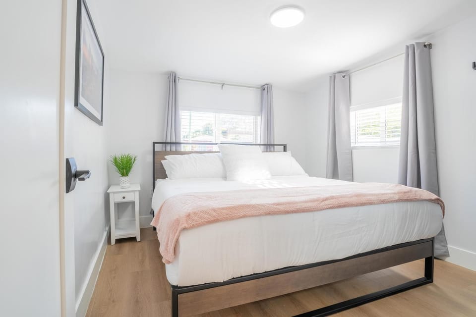 Bed, Bedroom