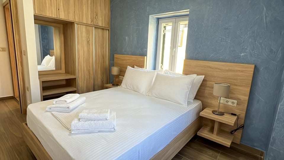 Bed, Photo of the whole room, Bedroom, towels, wardrobe
